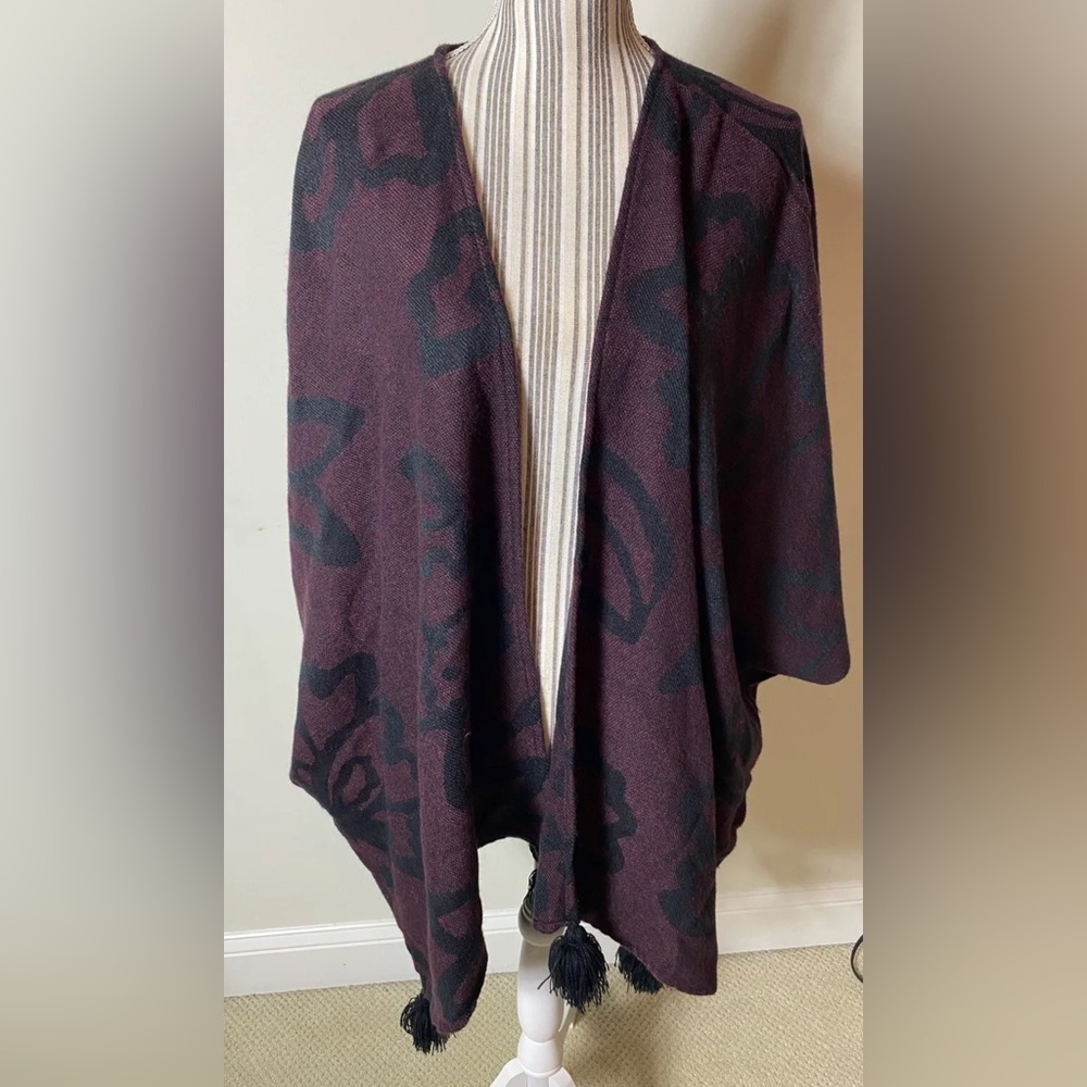 Cleobella Revolve Sevigny Poncho Capelet Wine Burgundy Black Cape Tassels O/S